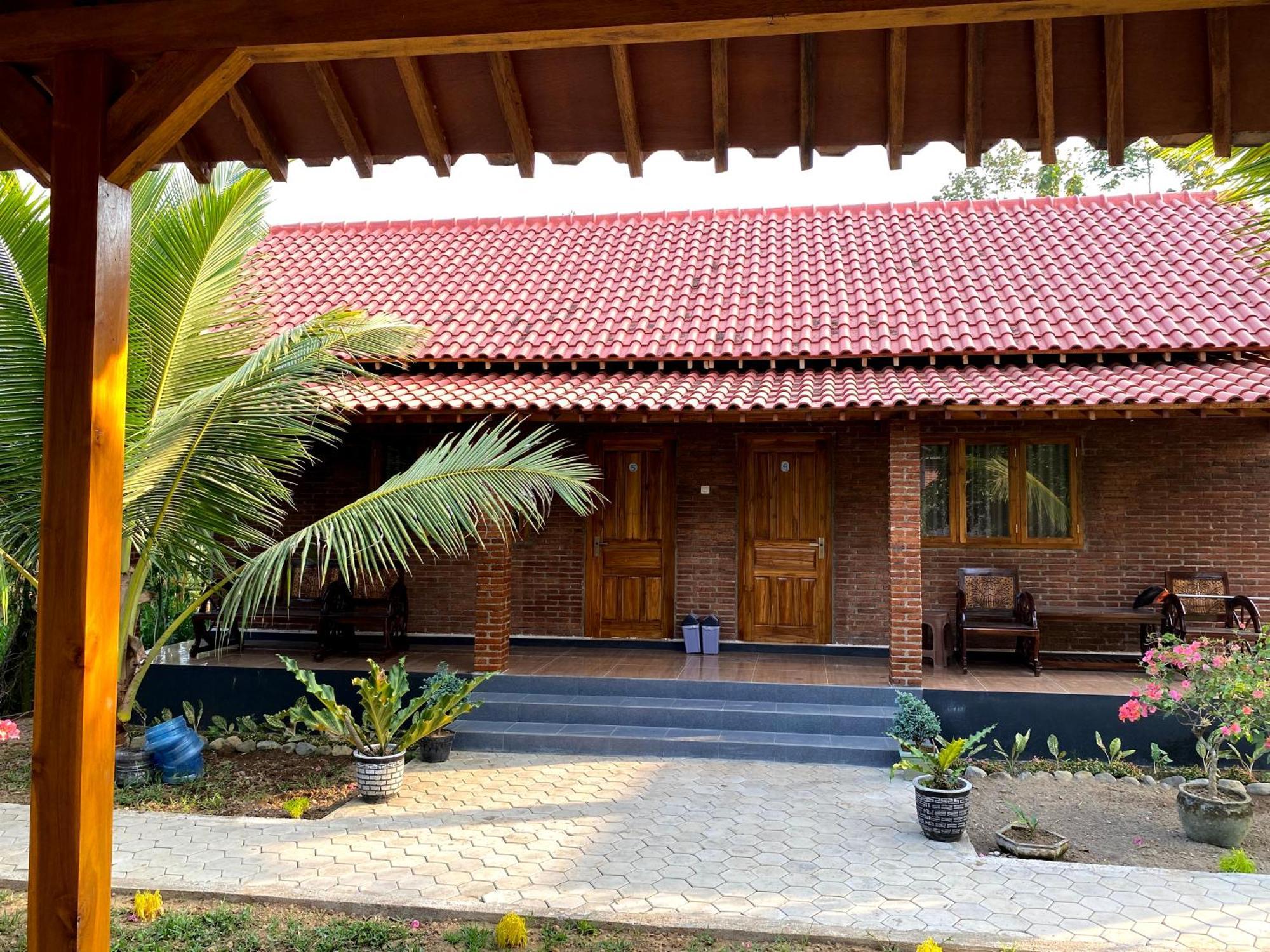 Adventure Turtle Homestay Meru Betiri Sarungan Екстер'єр фото
