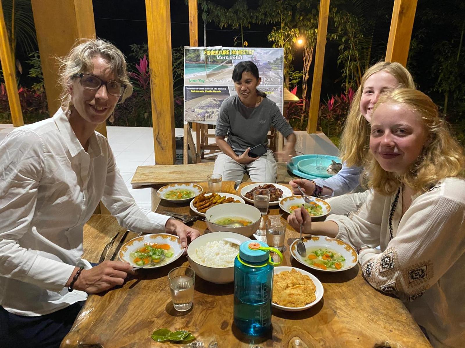 Adventure Turtle Homestay Meru Betiri Sarungan Екстер'єр фото